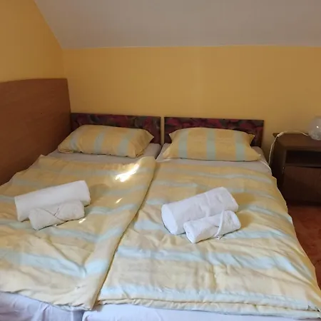 Elod Nyaralohaz * Balatonbereny