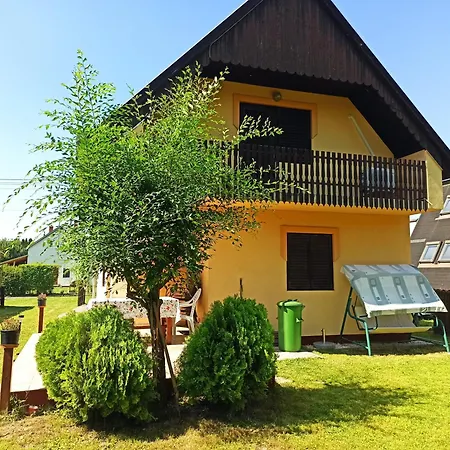 Elod Nyaralohaz Holiday home Balatonbereny